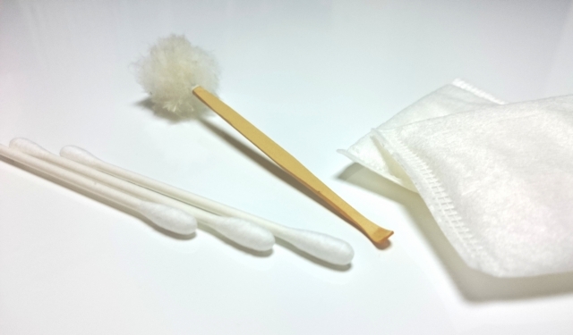 耳かきと綿棒とコットン